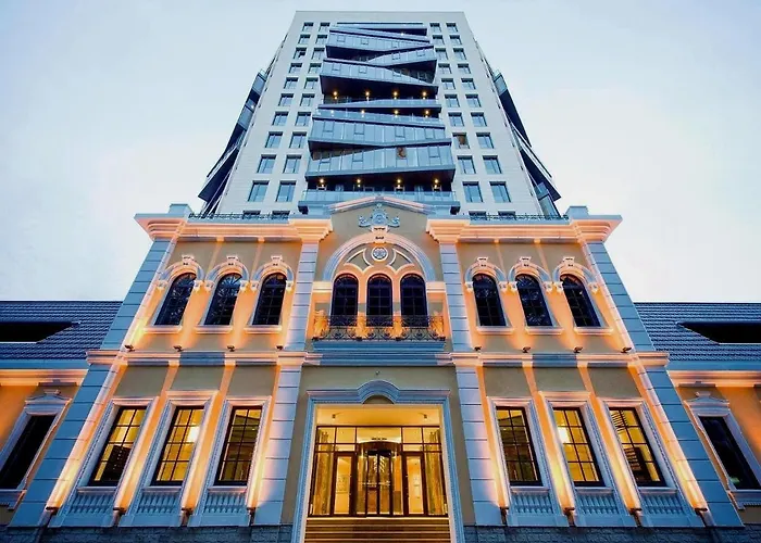 Crown Plaza Park Luxury Apartment